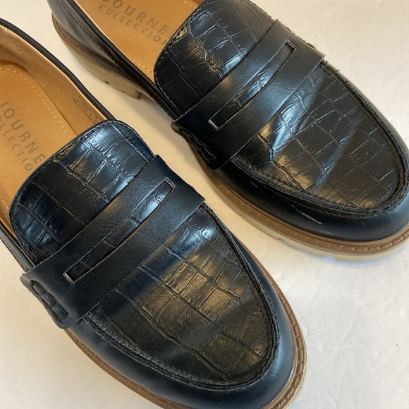 Journee Collection Women's Kenly Slip-On Loafers Black Size 8 - Picture 12 of 12